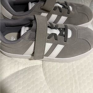 Adidas Kids Gray and White VL Court 3.0 Sneakers